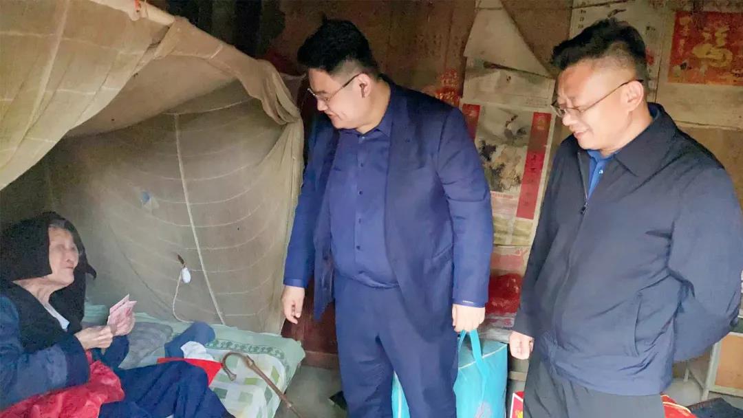 夕陽無限好,敬老情更濃——東岳機械走訪百歲老人 夕陽無限好,敬老情更濃——東岳機械走訪百歲老人